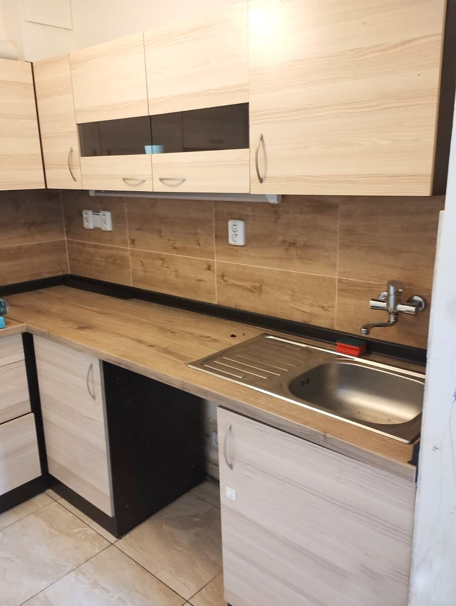 Pronájem bytu 2+kk/B, 42 m2, P6-Břevnov, ul.Pod Královkou, 2.NP, cihla, sklep