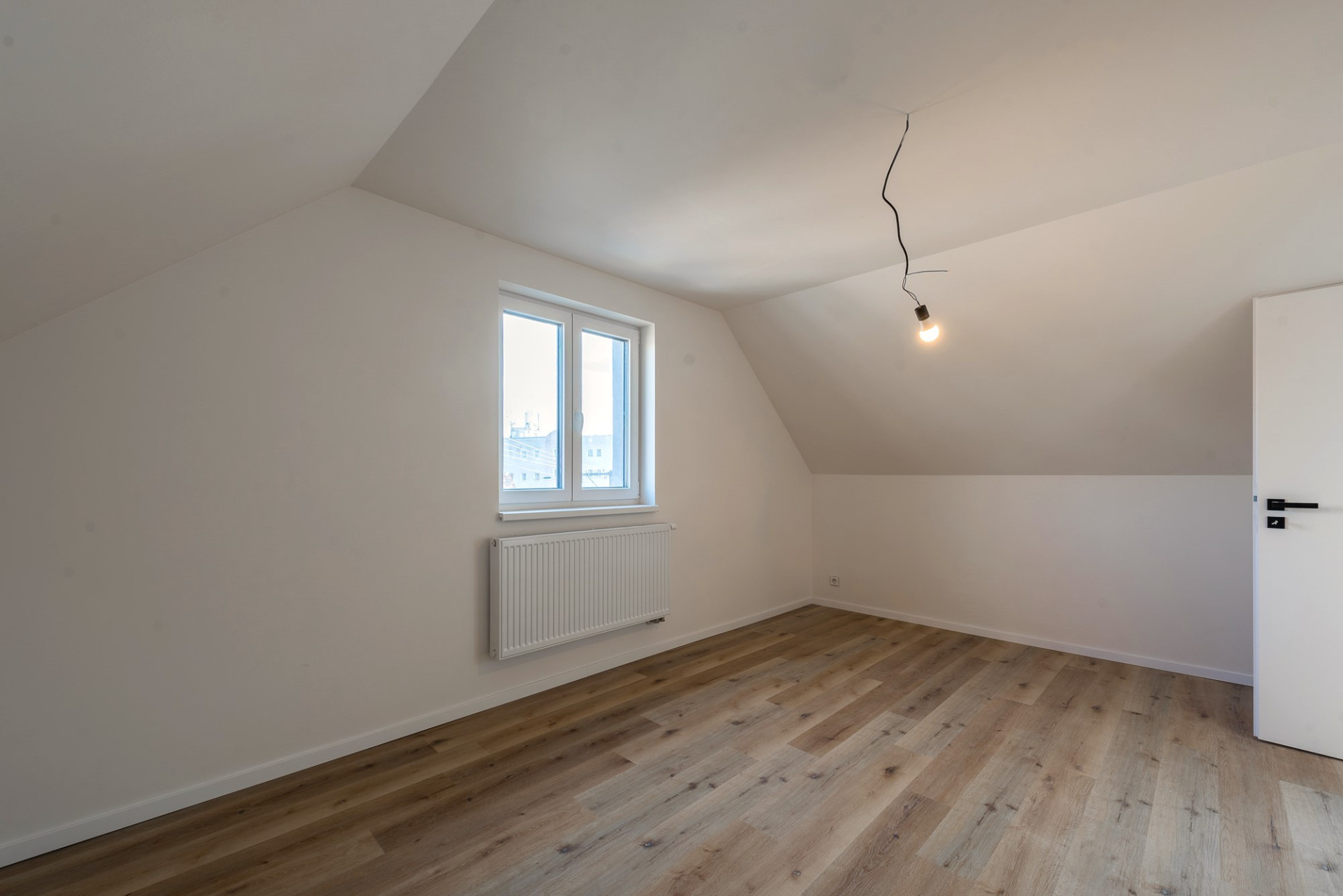 Prodej moderního bytu 3+kk s 1x parkovacím stáním, Tuchlovice, okr. Kladno, osobní vlastnictví