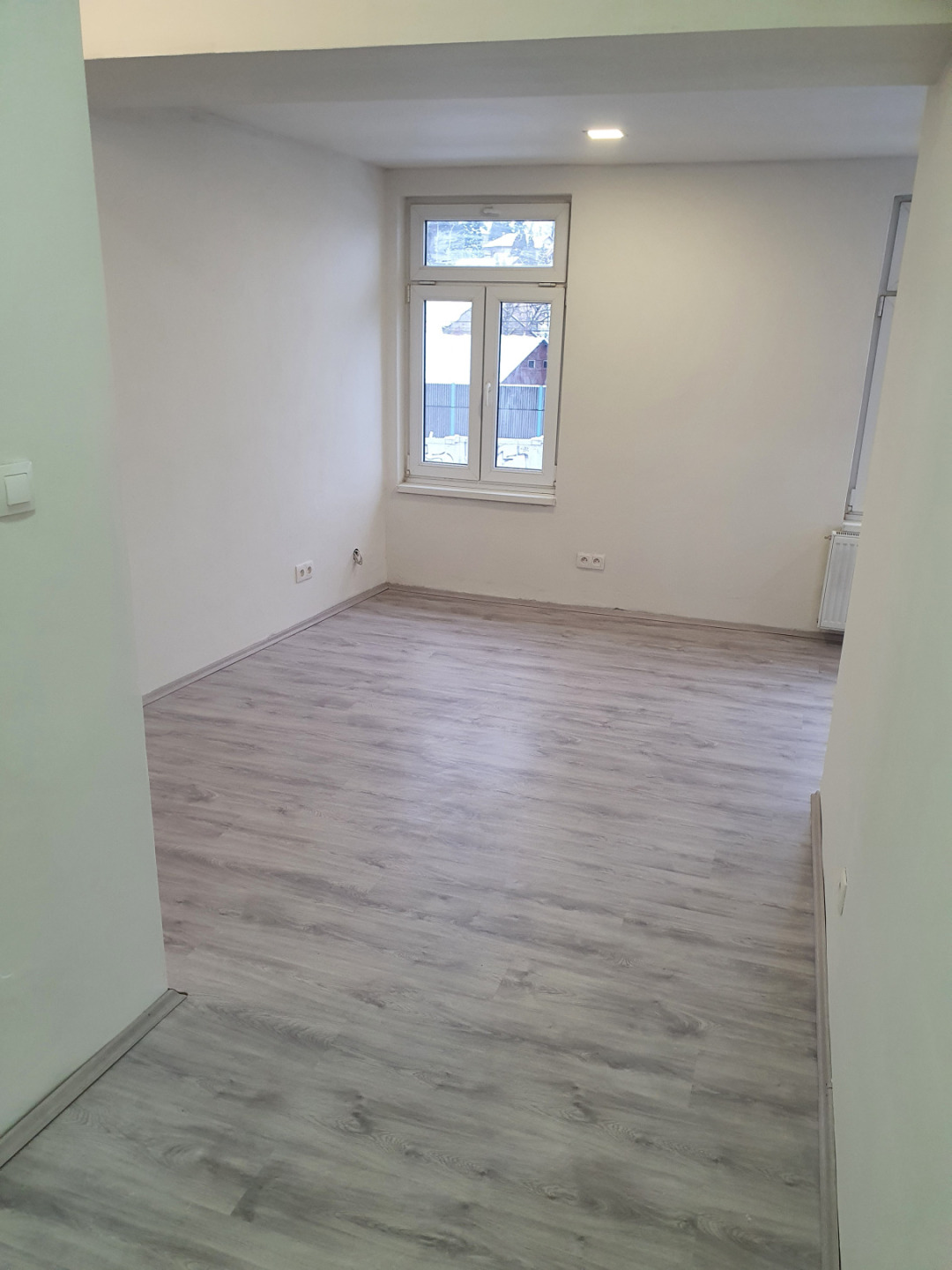 Pronájem bytu 1+kk, 35 m2, Strančice, ul. Průmyslová, 2.NP, cihla