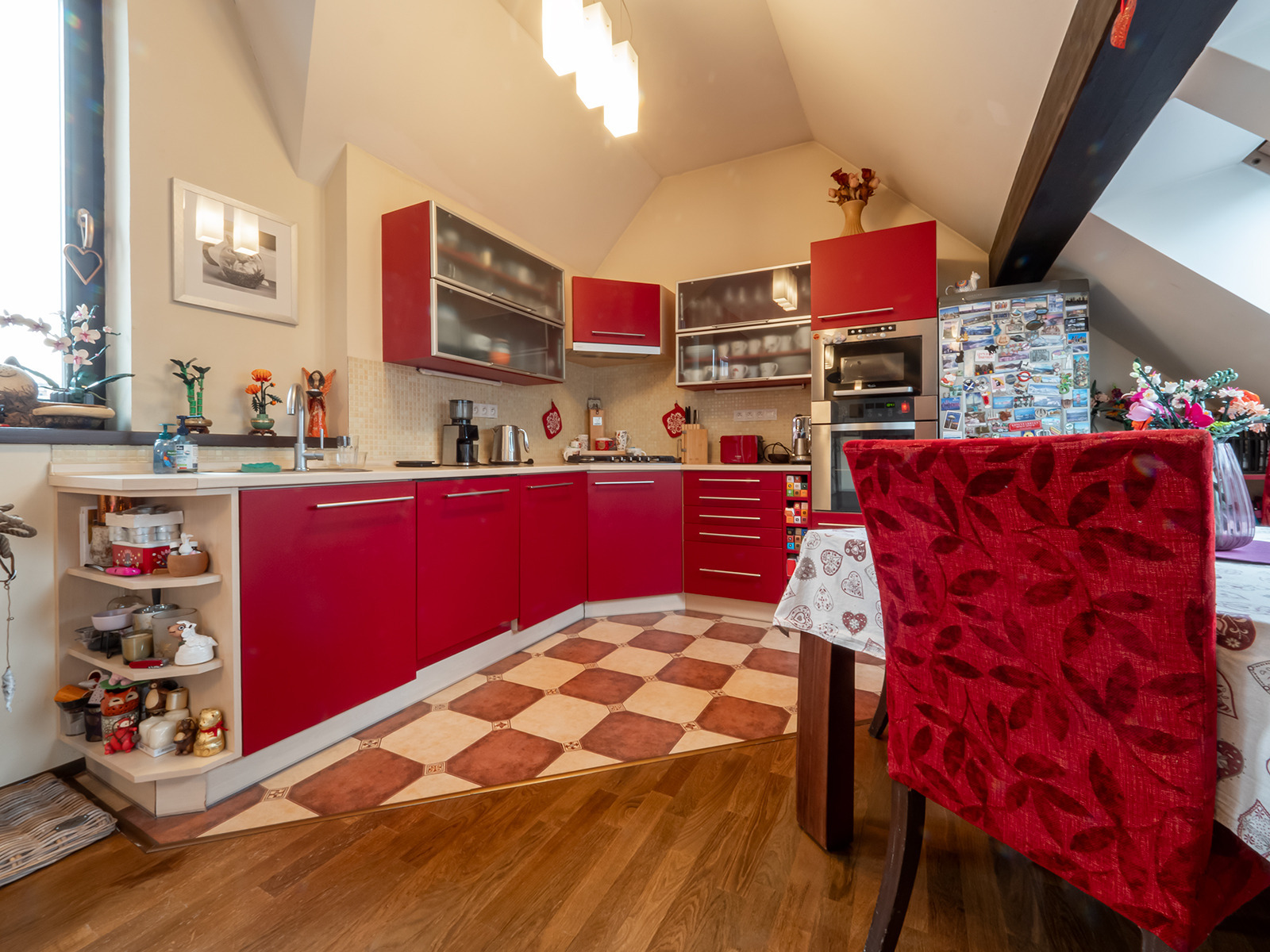 Prodej bytu 4 + k.k. 164 m² (terasa 39 m²), Praha 4 - Podolí, ul. Doudova