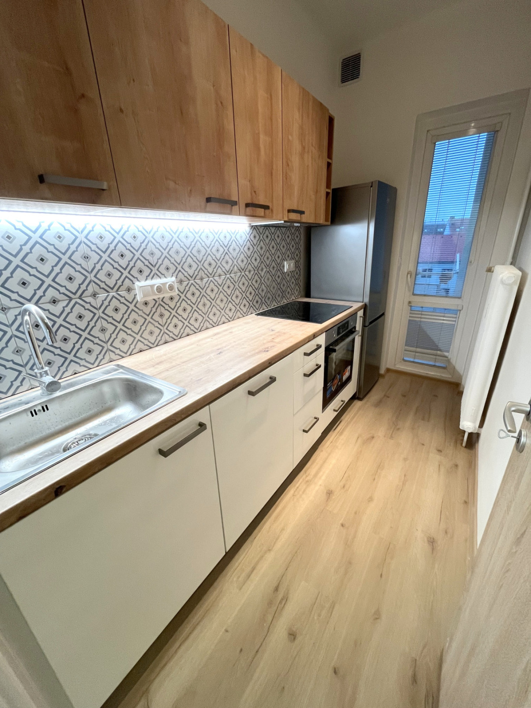 Pronájem byt 3+1/B, 74,5 m2, Louny, ul. Pražská, 3.NP, cihla, sklep