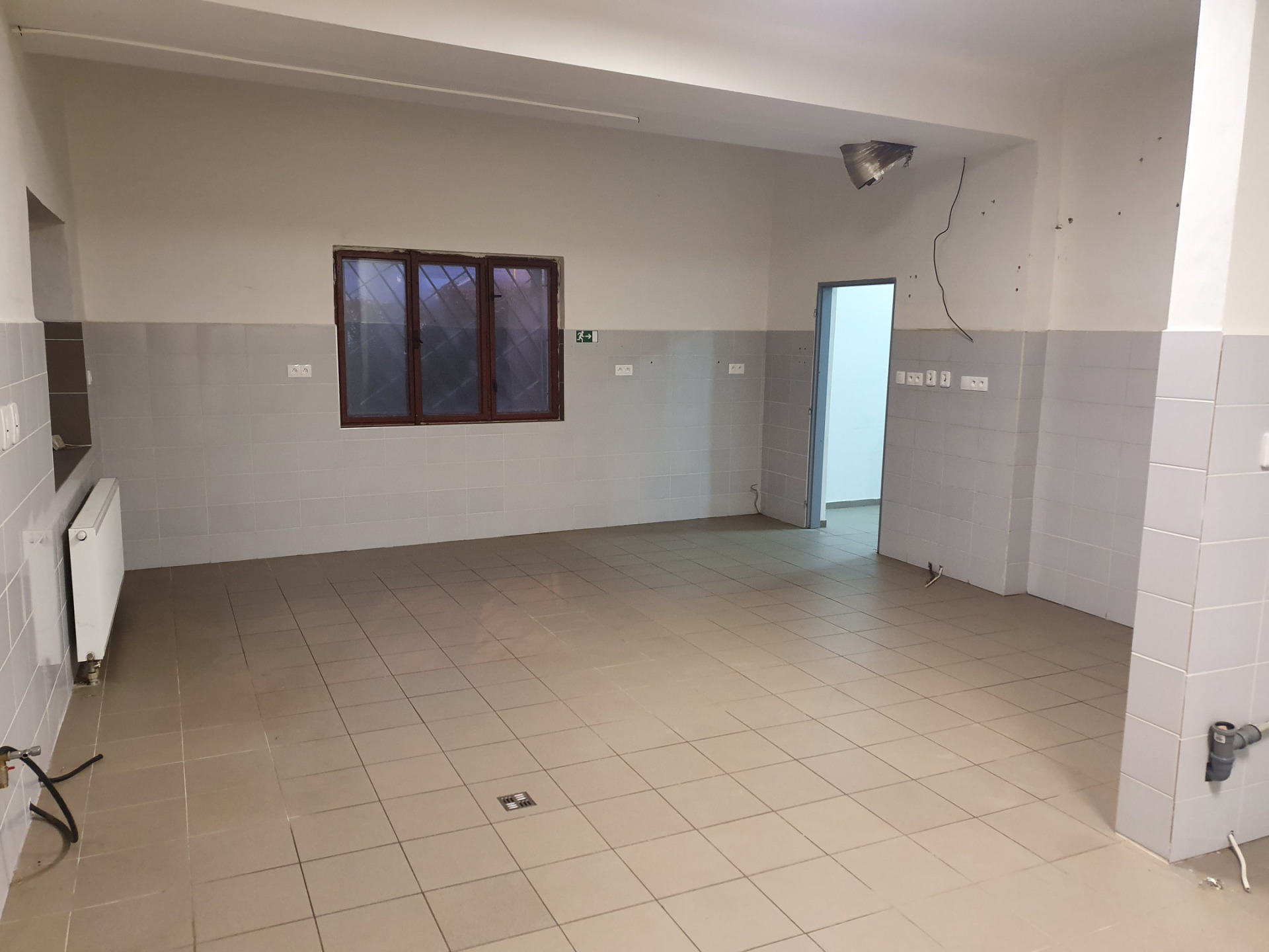 Pronájem komerčního objektu 96 m2, PV-Strančice, ul. Průmyslová