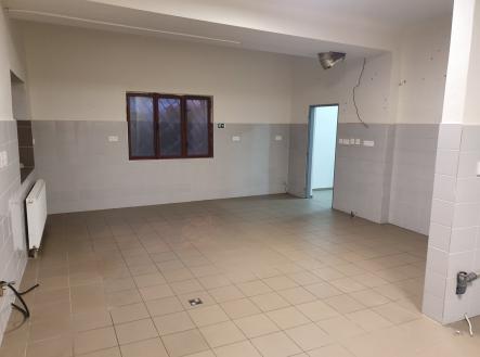 Pronájem - obchodní prostor, 96 m²