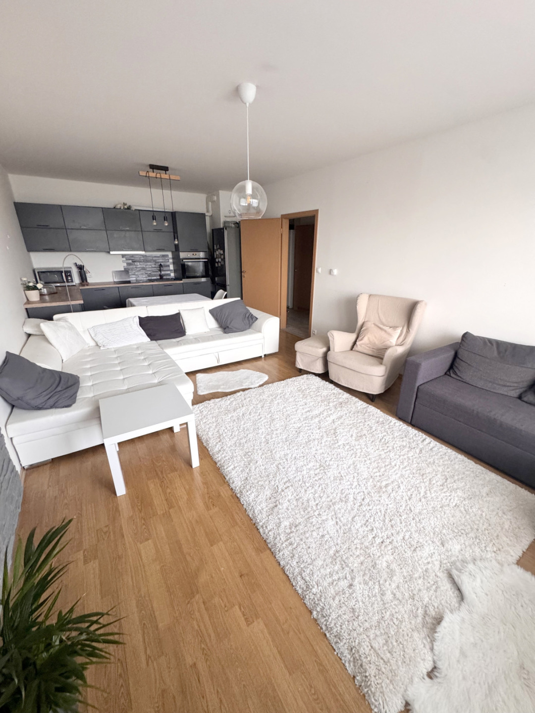 Pronájem bytu 2+kk/B, 68 m2, P5-Stodůlky, ul.Harmonická, 4.NP, cihla, sklep