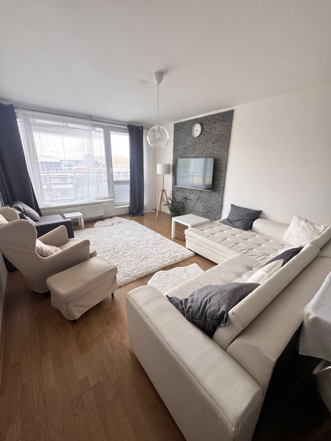 Pronájem bytu 2+kk/B, 68 m2, P5-Stodůlky, ul.Harmonická, 4.NP, cihla, sklep