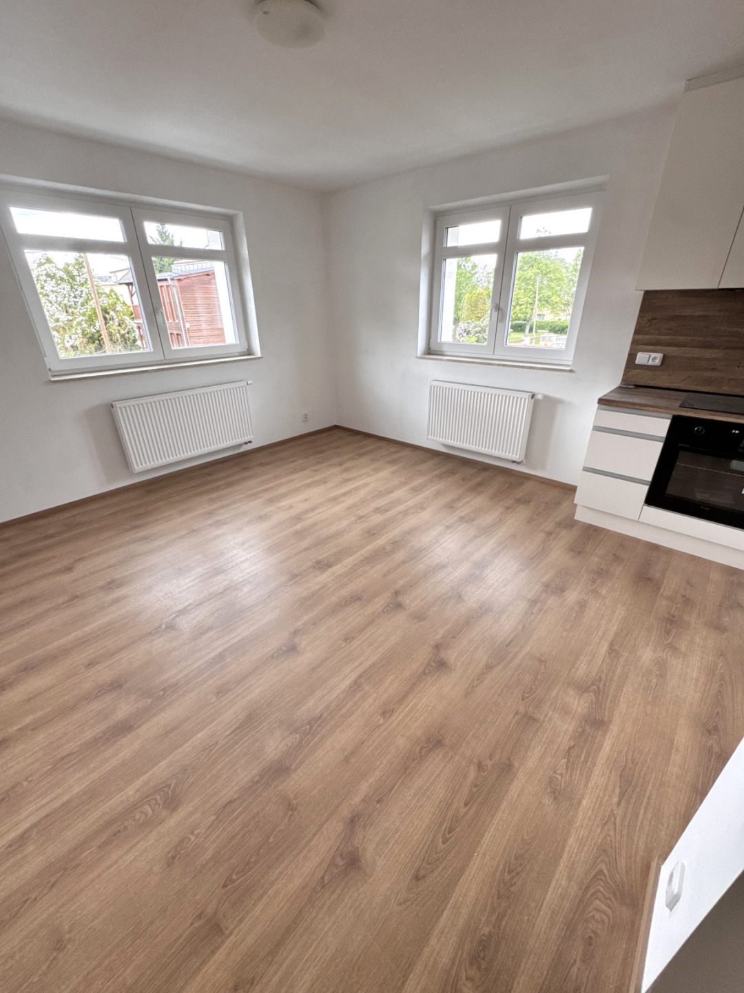 Pronájem bytu 2+kk/PS, 46 m2, P4-Chodov, ul.Medkova. 1.NP, cihla
