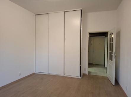Pronájem bytu, 1+kk, 27 m²