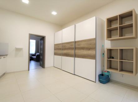 Pronájem bytu, 2+kk, 44 m²
