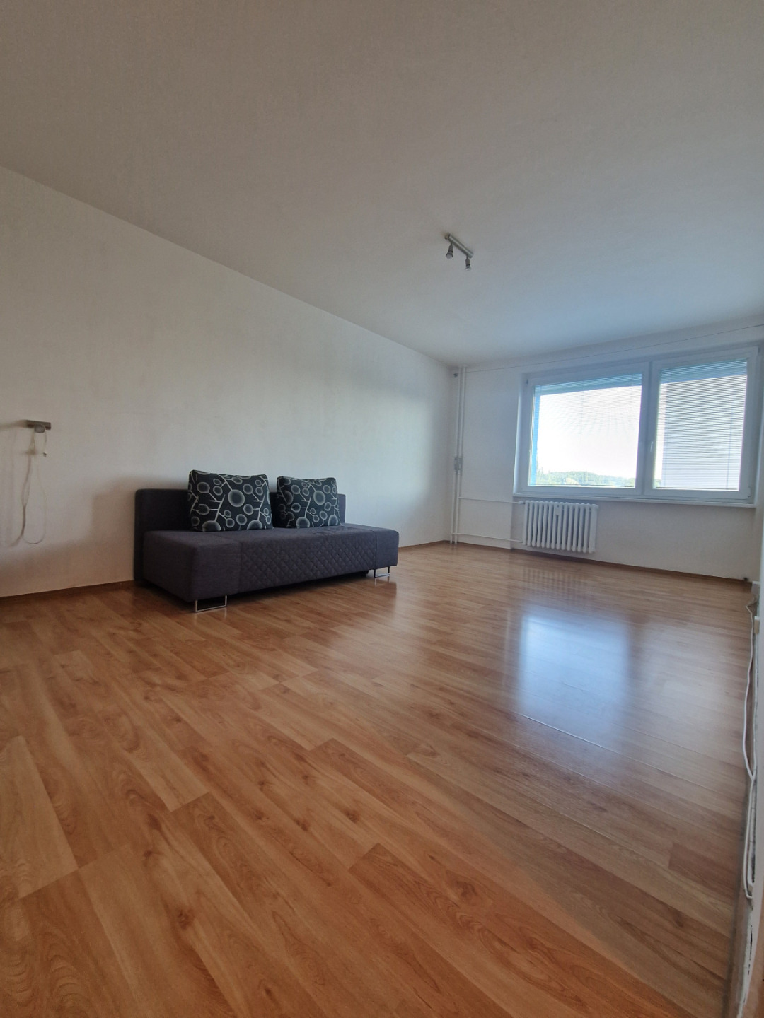 2+1 56m2 v ul.Chvatěrubská, Praha 8
