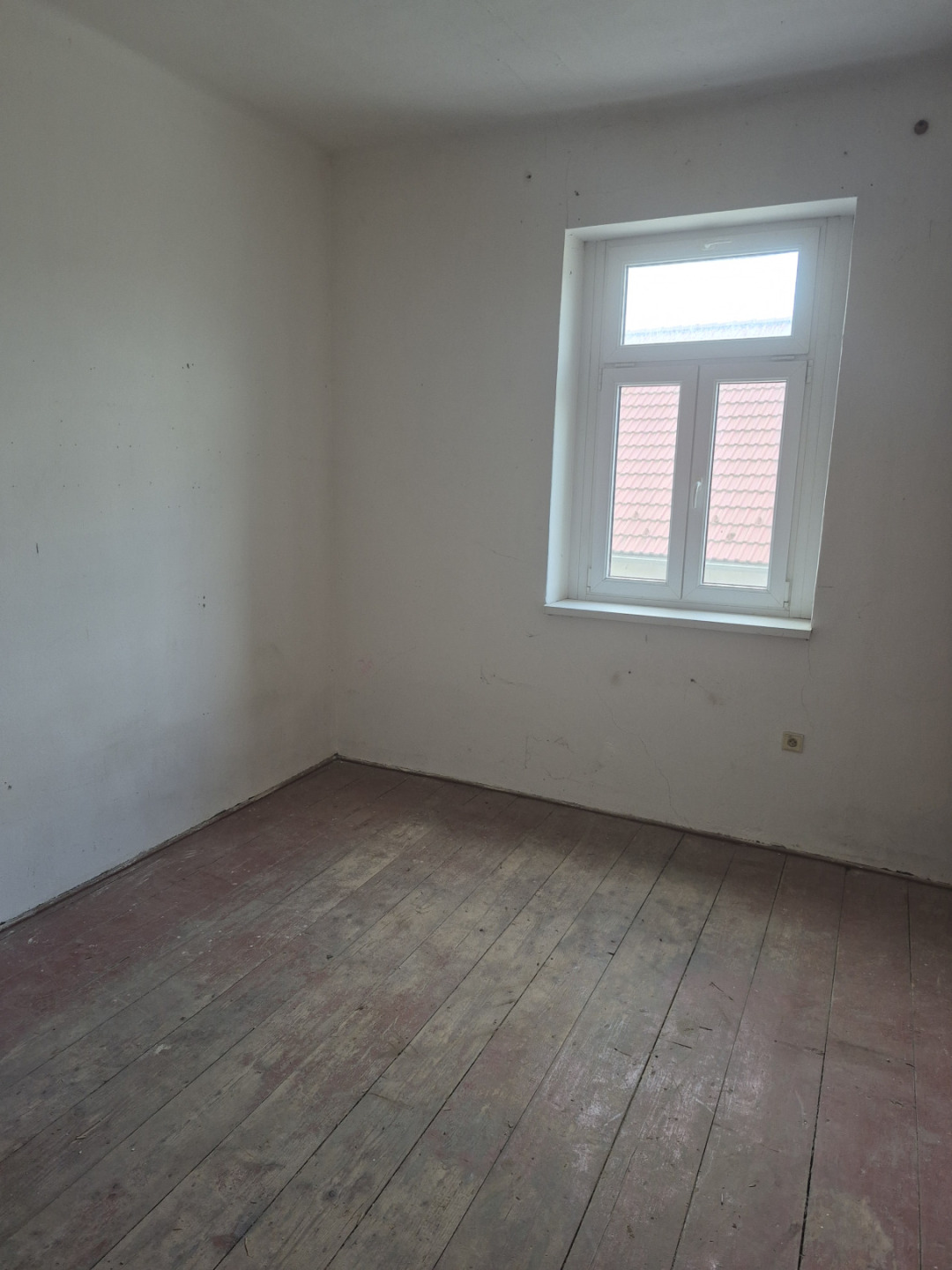 Pronájem skladu, 19 m2, Strančice, ul. Průmyslová, 2.NP, cihla