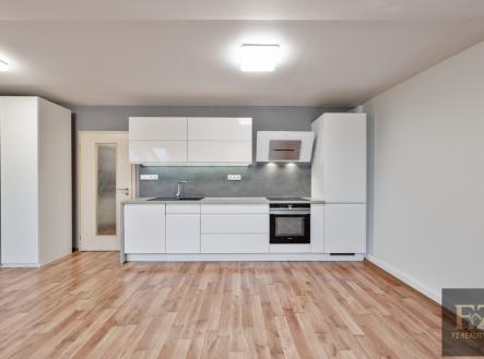4-1.jpg | Pronájem bytu, 1+kk, 42 m²