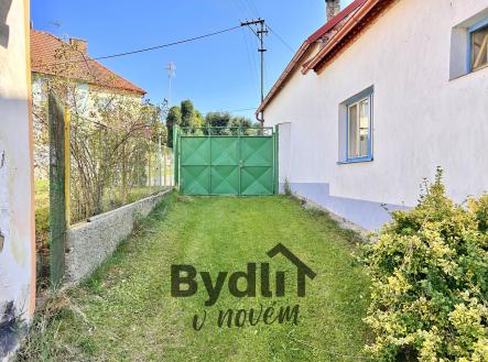 76347DCA-22E2-4258-8563-91F715F88BF4_1_201_a | Prodej - zemědělský objekt, 1 977 m²