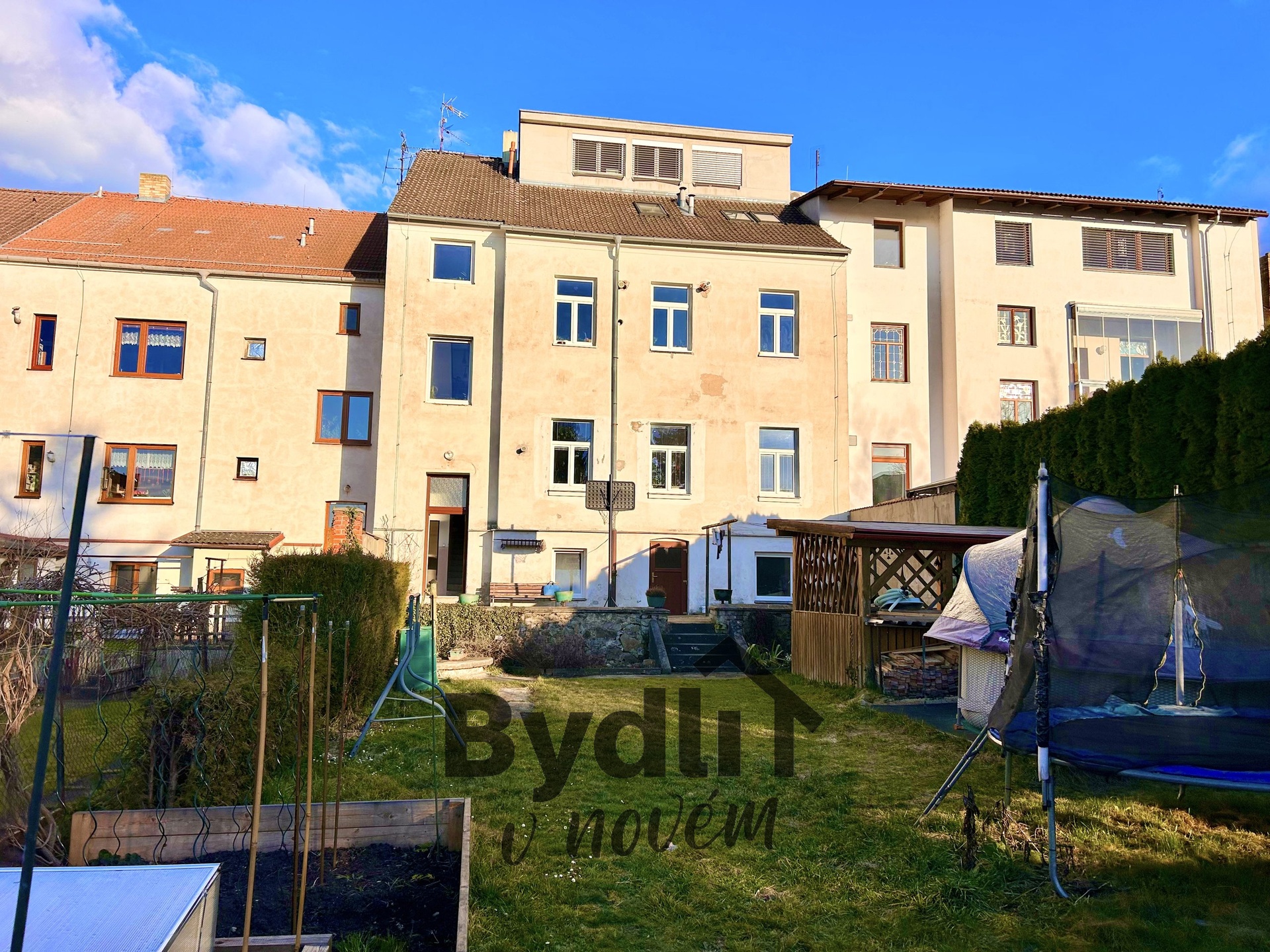 161581EA-1981-4EBA-94F8-427105994E61_1_201_a