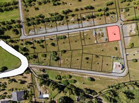 black-gold-elegant-company-business-card-landscape-148-105-mm.png | Prodej - pozemek pro bydlení, 713 m²