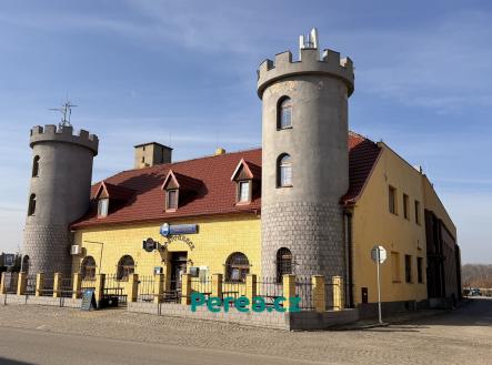 Pronájem - restaurace, 180 m²