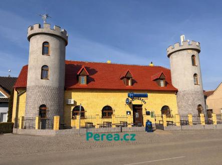 Pronájem - restaurace, 180 m²