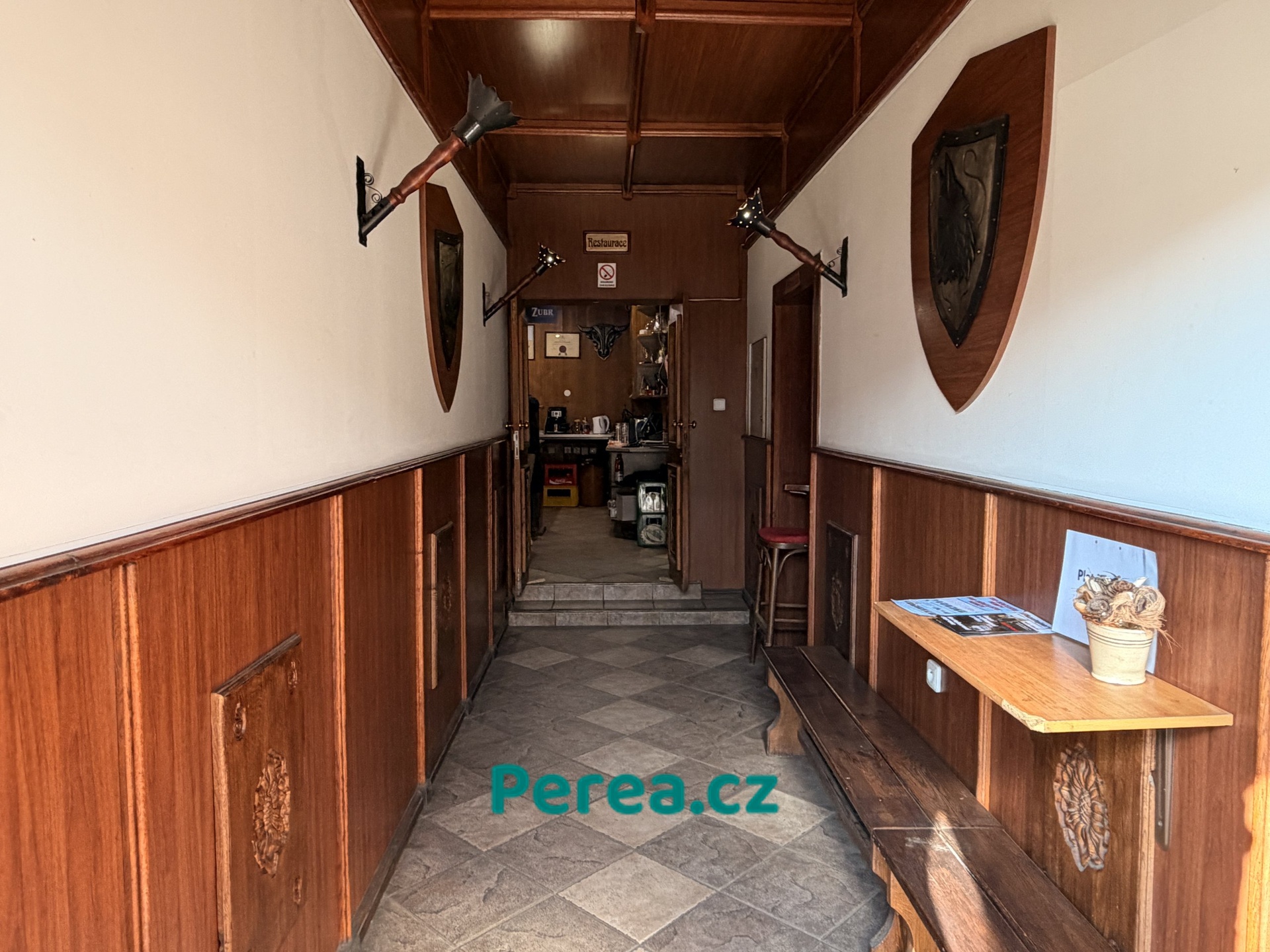 Pronájem restaurace 160 m², Záříčí