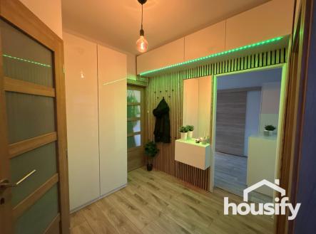 chodbalepsi.jpg | Prodej bytu, 3+kk, 70 m²