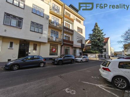 Prodej - komerční objekt, obchodní centrum, 73 m²