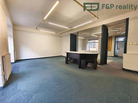 Prodej - komerční objekt, obchodní centrum, 73 m²