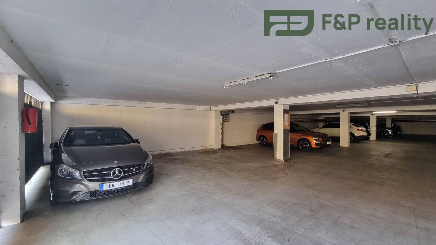 Prodej ostatní Garážové stání, 18㎡|Hlavní město Praha, Praha, Praha 10, Strašnice, Pod altánem 2405/