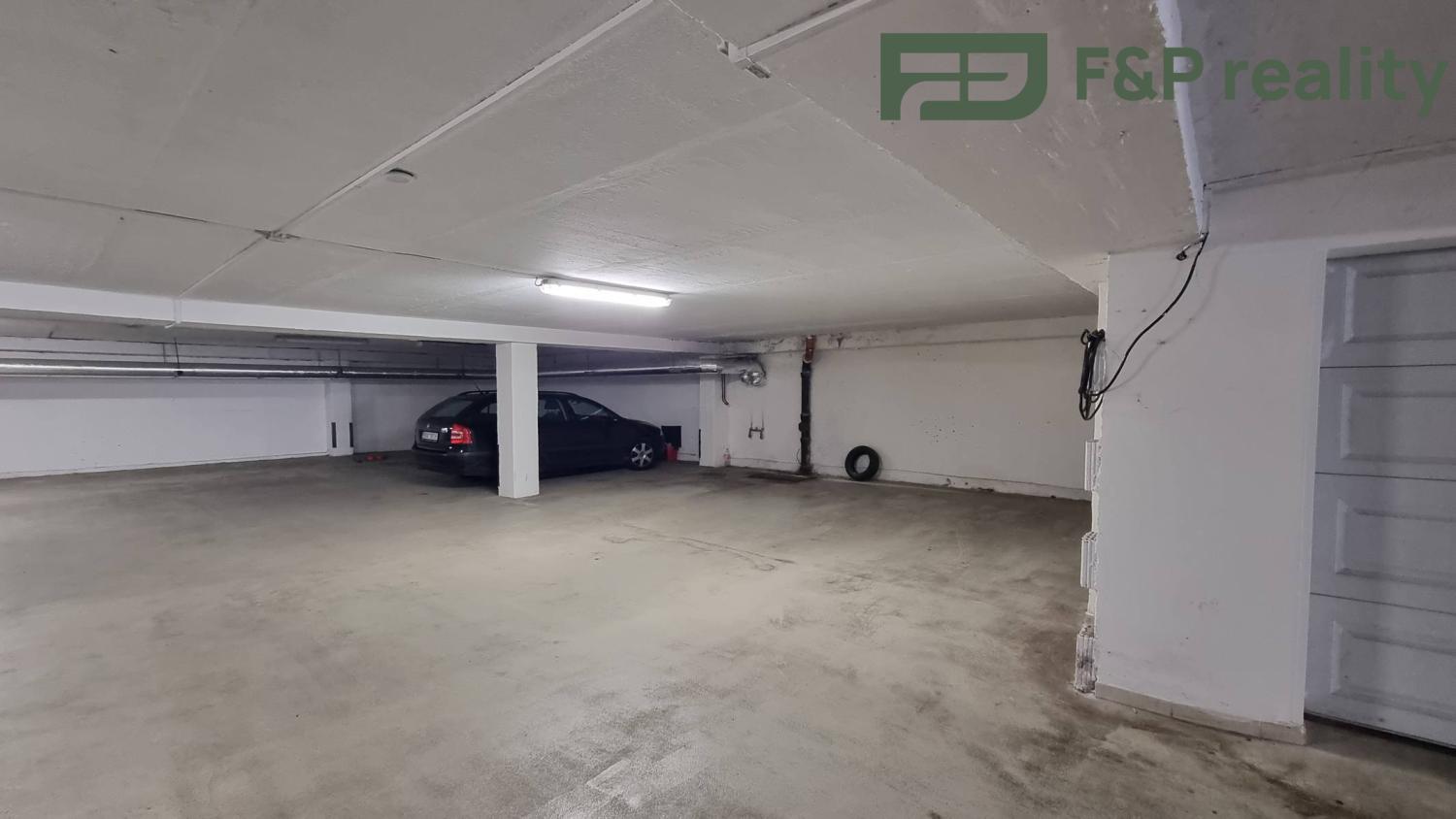 Prodej ostatní Garážové stání, 18㎡|Hlavní město Praha, Praha, Praha 10, Strašnice, Pod altánem 2405/