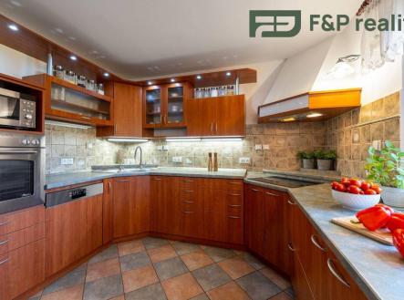 Prodej - dům/vila, 320 m²