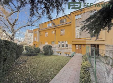 Pronájem - dům/vila, 160 m²