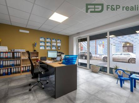 Pronájem - komerční objekt, obchodní centrum, 133 m²