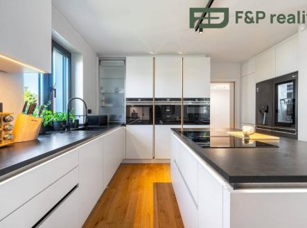 Prodej - dům/vila, 320 m²