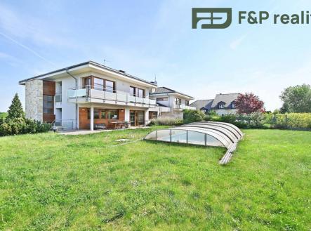 Pronájem - dům/vila, 412 m²