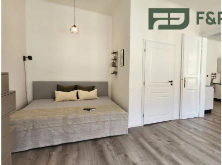 Pronájem bytu, 2+kk, 52 m²