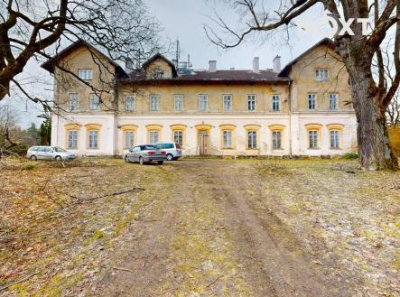 Prodej - dům/vila, 1 784 m²