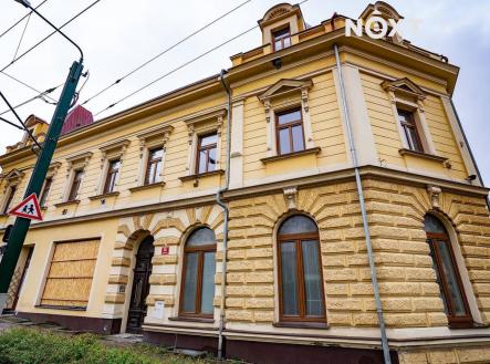 Prodej - komerční objekt, obchodní centrum, 204 m²