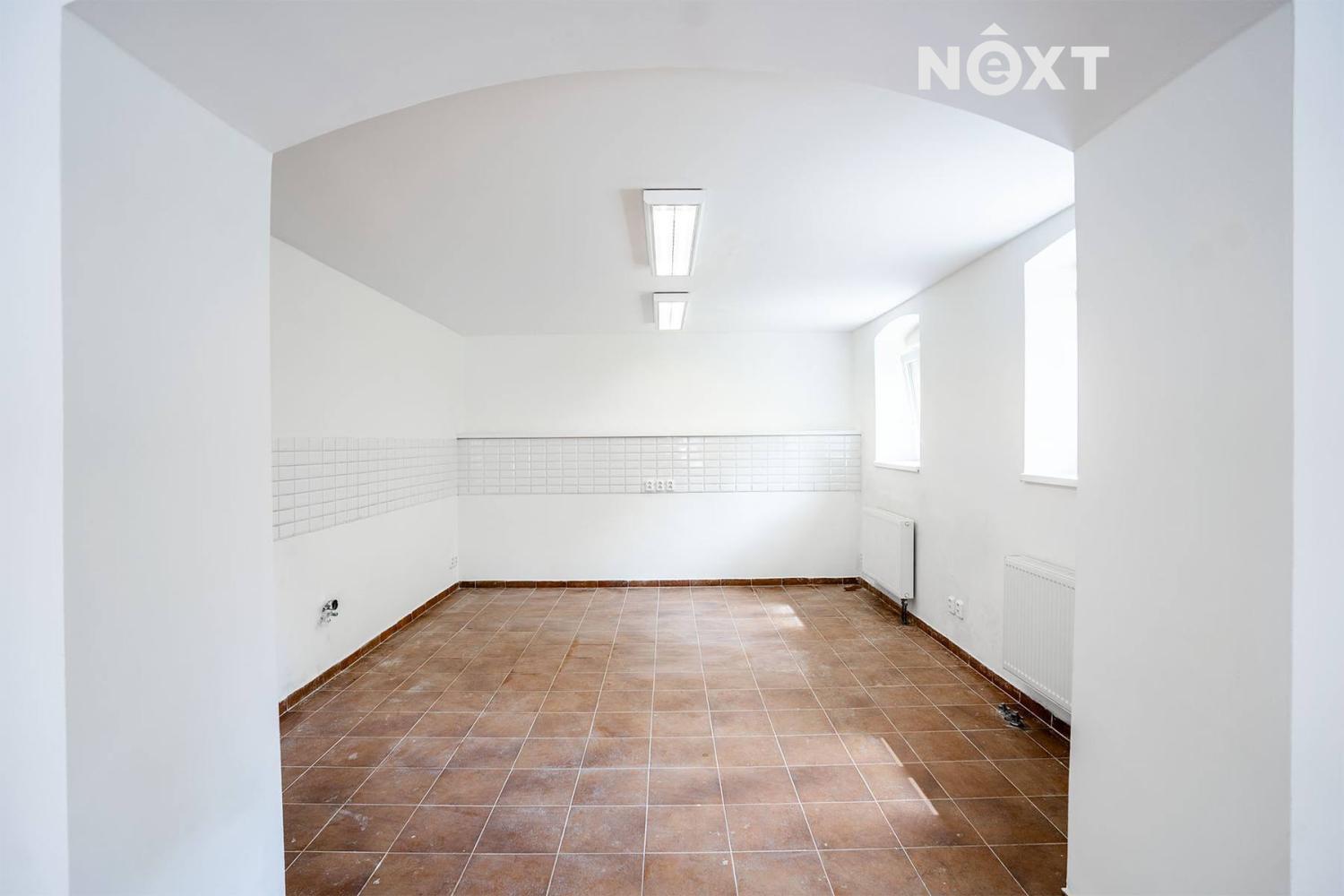 Prodej komerční Obchodní prostory, 98㎡