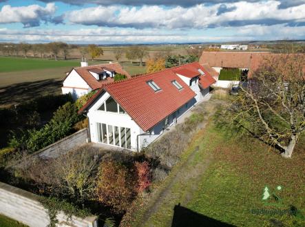 Pronájem - komerční objekt, administrativní budova, 1 250 m²