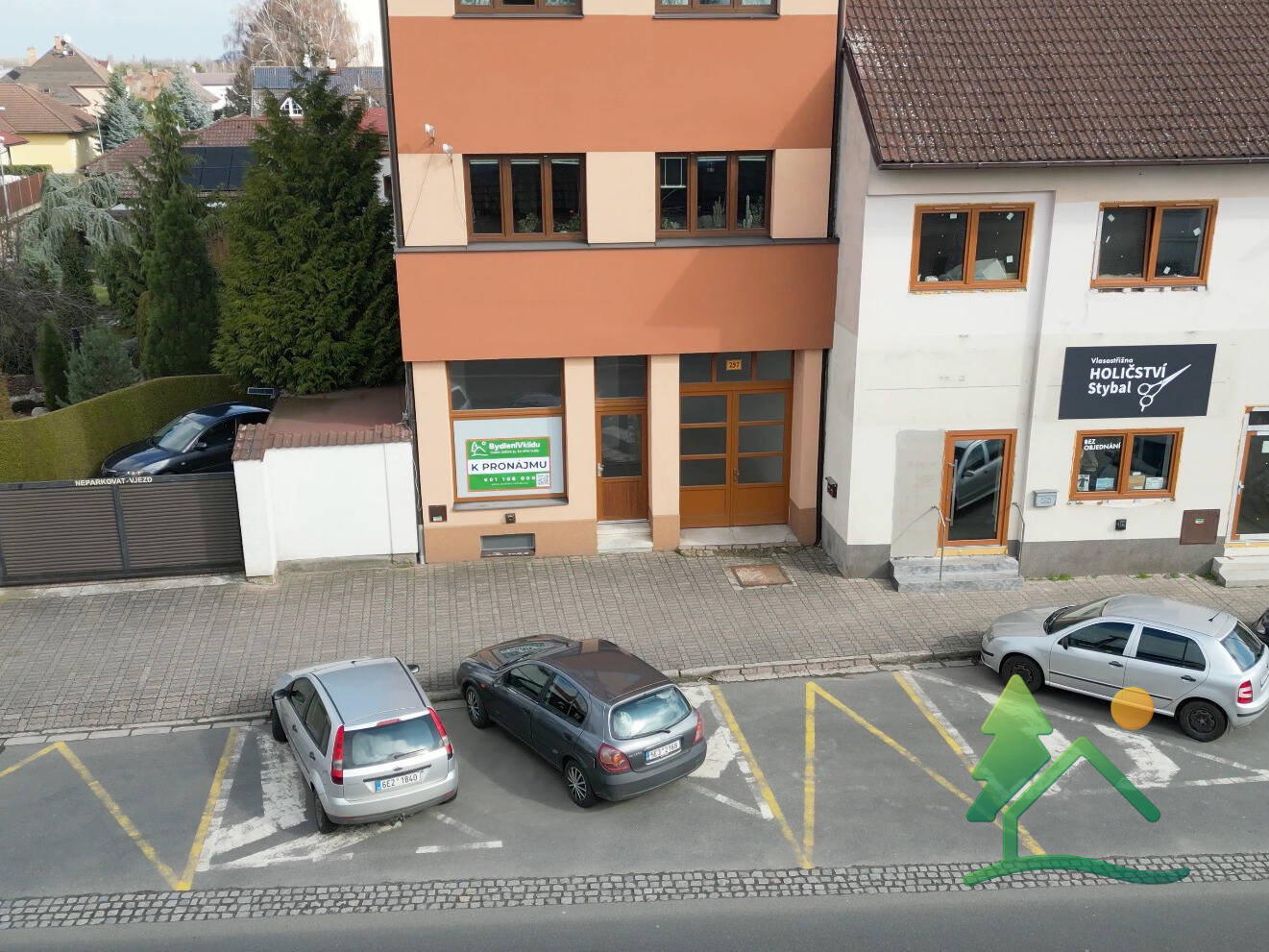 Atraktivní nebytový prostor 62,5 m² na hlavním tahu – Heřmanův Městec