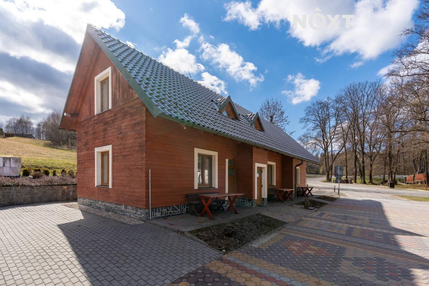 Prodej komerční Apartmány, 180㎡