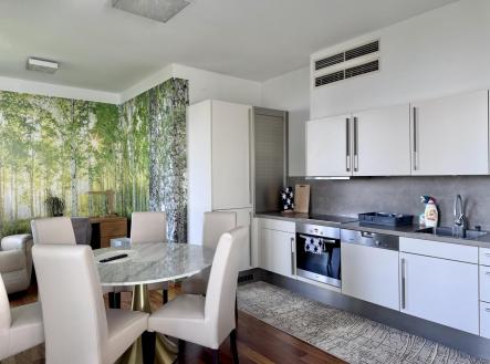 Pronájem bytu, 3+kk, 92 m²