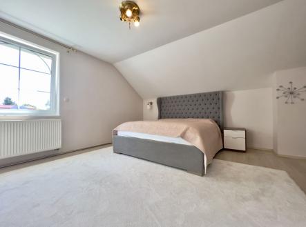 25979721-765D-47A8-9E6C-55E508AC58A6.jpeg | Prodej - dům/vila, 320 m²