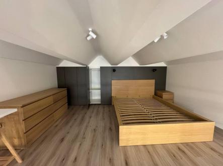 1768907488-pxebsntsqz-whatsapp-image-2025-12-22-at-11-54-21-284-29.jpg | Pronájem bytu, 2+kk, 55 m²