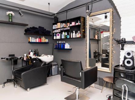 Pronájem - obchodní prostor, 136 m² obrázek