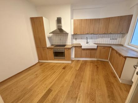 Pronájem bytu, 3+1, 100 m²