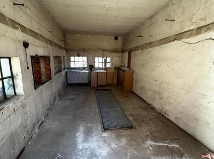 df9a6c4a-b54f-41b8-a323-f8fe2225a30c.jpeg | Pronájem - malý objekt/garáž