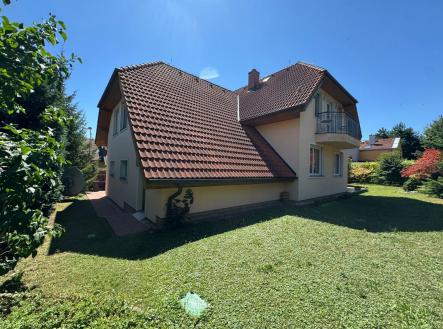 1AB55A4F-EFB5-4890-ADDD-8A610E7748B2 | Prodej - dům/vila, 300 m²