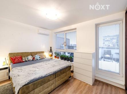 Pronájem bytu, 2+kk, 74 m²