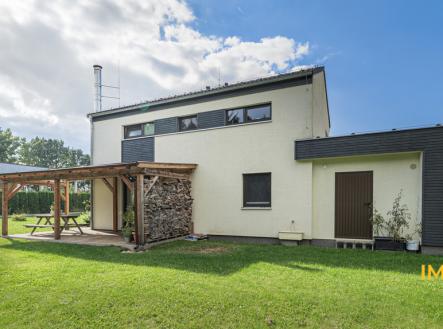 Dům | Prodej - dům/vila, 110 m²