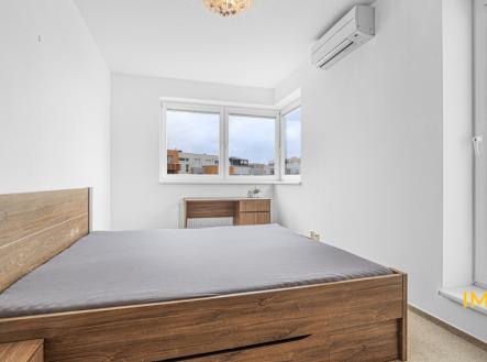 p1233821.jpg | Pronájem bytu, 2+kk, 62 m²