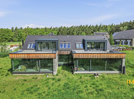 dji-fly-20260513-104458-0032-1778858637758-photo-1.jpg | Prodej - dům/vila, 322 m²