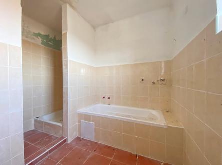 foto: 2 | Prodej - nájemní dům, 240 m²